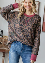 Load image into Gallery viewer, Cheetah Ribbed Drop Shoulder Top
